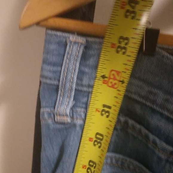 Women's Hollister Low Rise Boyfriend Distressed Jeans - Picture 16 of 16